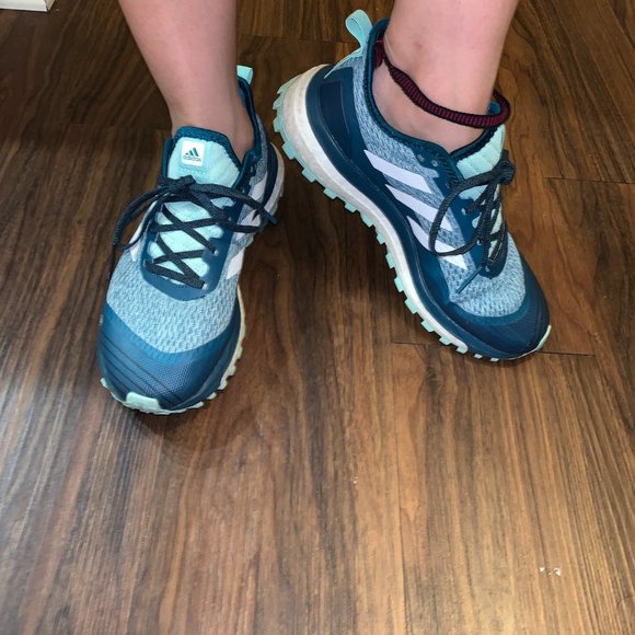 Blue adidas running shoes - Picture 3 of 6